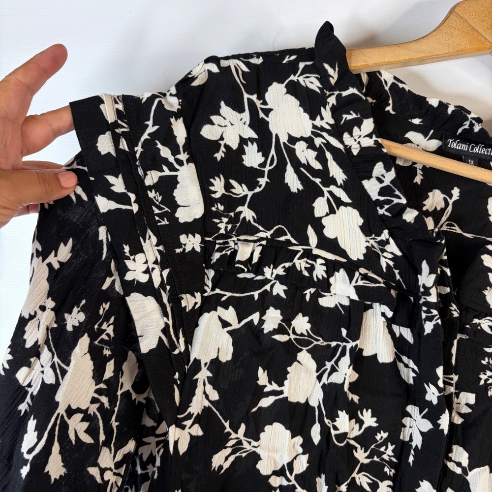 Tolani Collection Blouse Womens 1X Black White Floral Ruffle Crinkle Boho - Picture 4 of 11